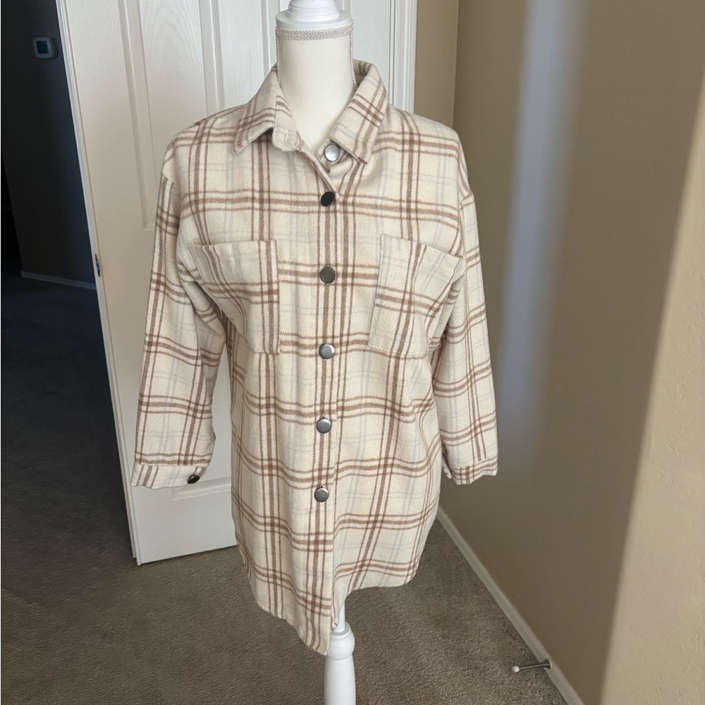 Women’s shacket - Picture 2 of 3
